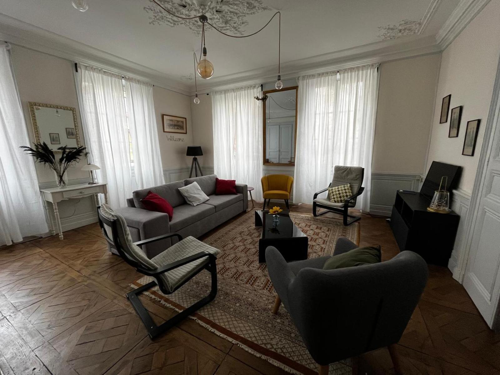 La Villa Louana 1 Appartement 160M2 Sobriete,Elegance En Coeur De Ville Aubusson  Exterior photo